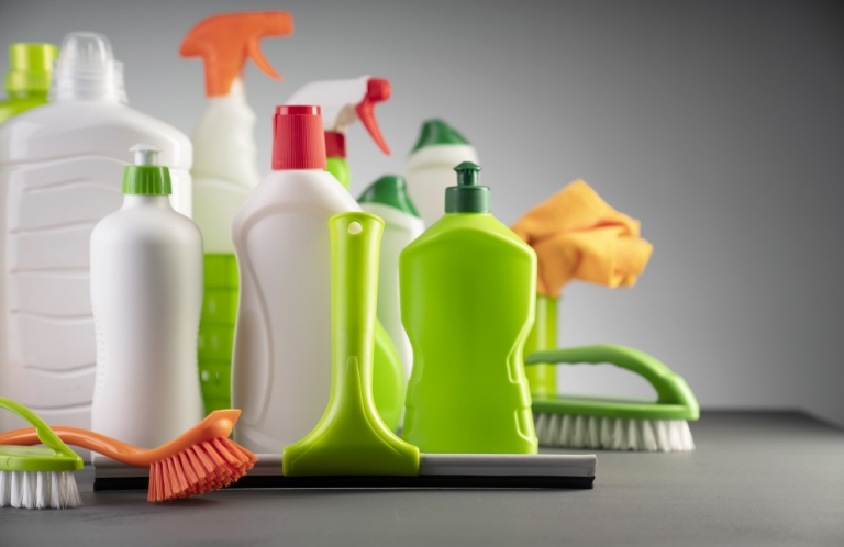 Środki czyszczące i chemia domowa